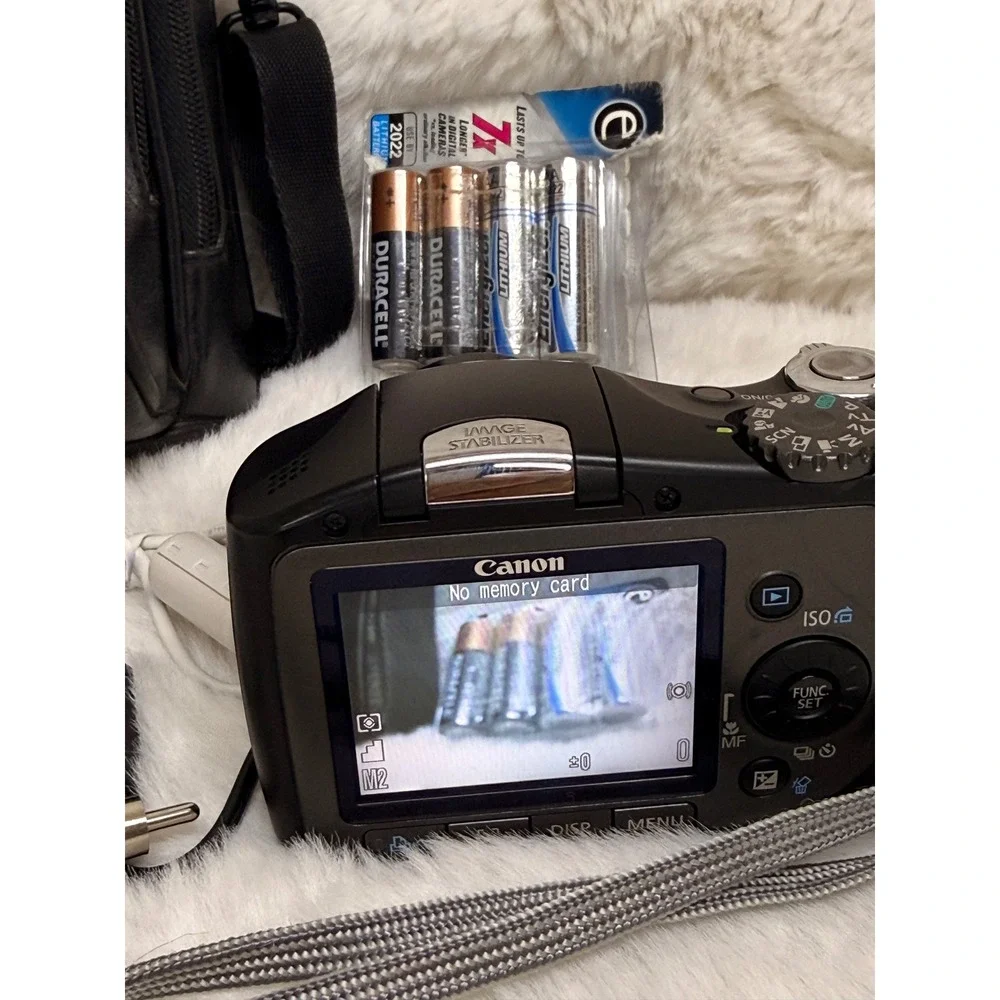 Canon PowerShot SX100 IS Digital Camera 8.0MP 10x Zoom Blk Bundle PC1256 Works!